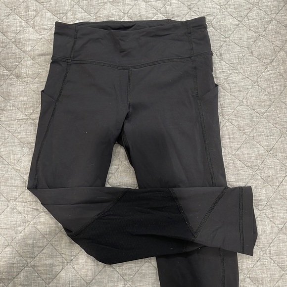 Lululemon 3/4 length leggings. Size 4. - Picture 1 of 2